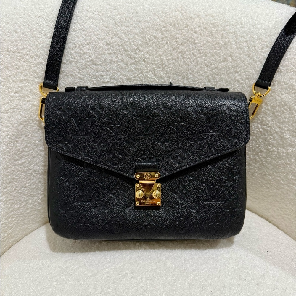 Louis Vuitton Black Empreinte Pochette Métis Crossbody Bag with Gold Accents
